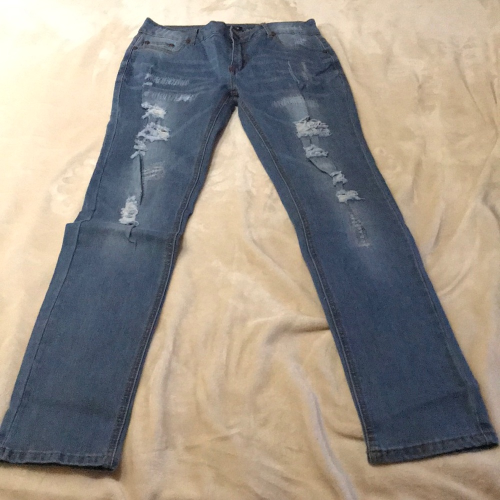 Ripped skinny jeans NWOT